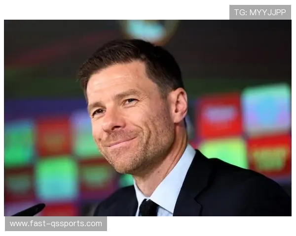 足球巨星退役后的新生涯探秘：从教练到商界，传奇人生再启程